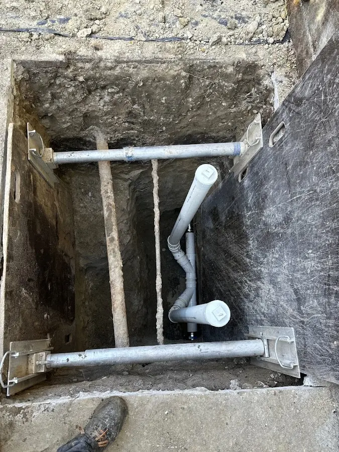 Experienced plumber completing Drain Cleaning work in Pequea